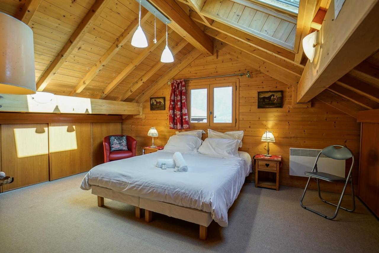 Le Chalet Bonheur Lathuile Bagian luar foto