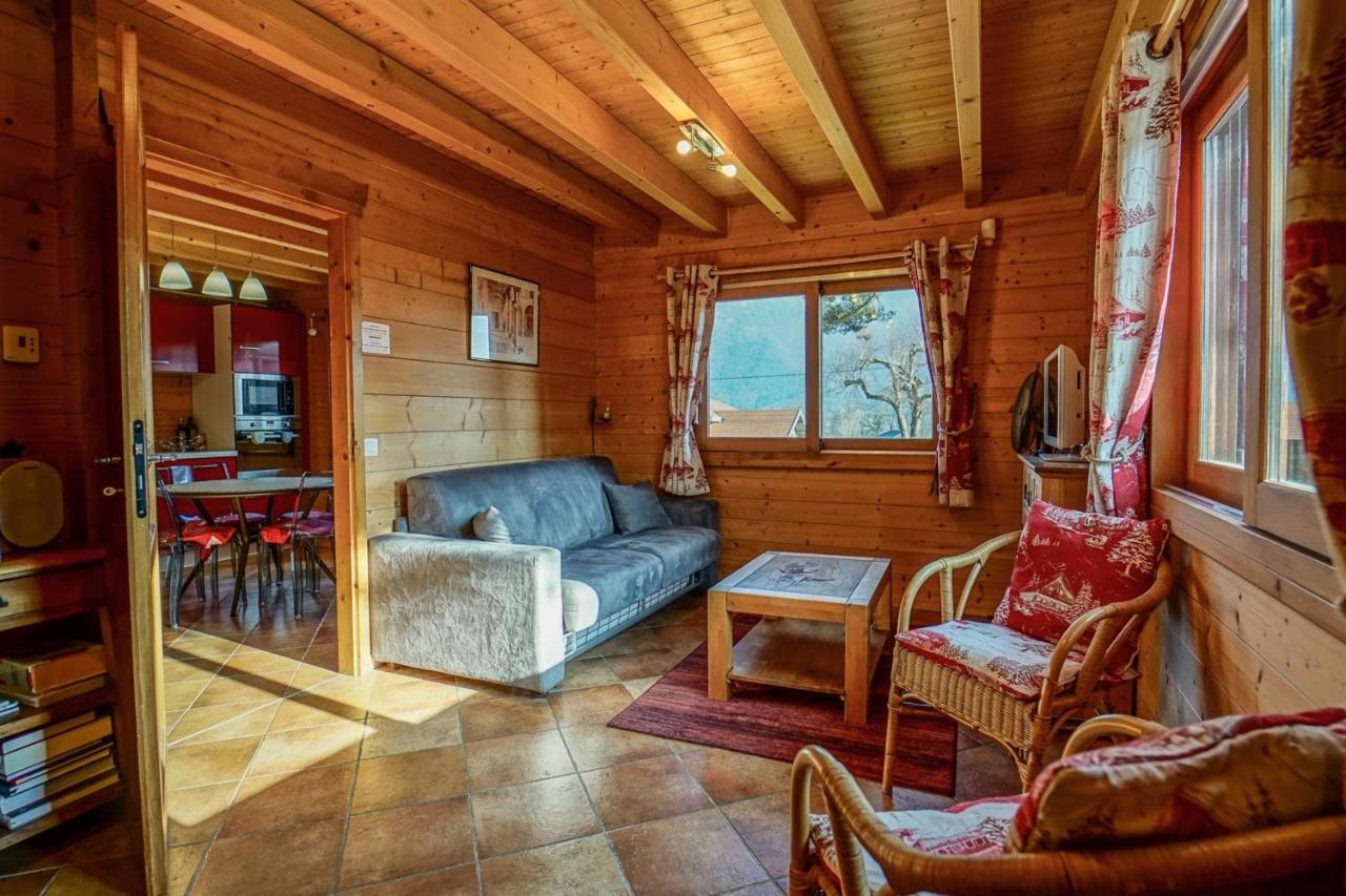Le Chalet Bonheur Lathuile Bagian luar foto