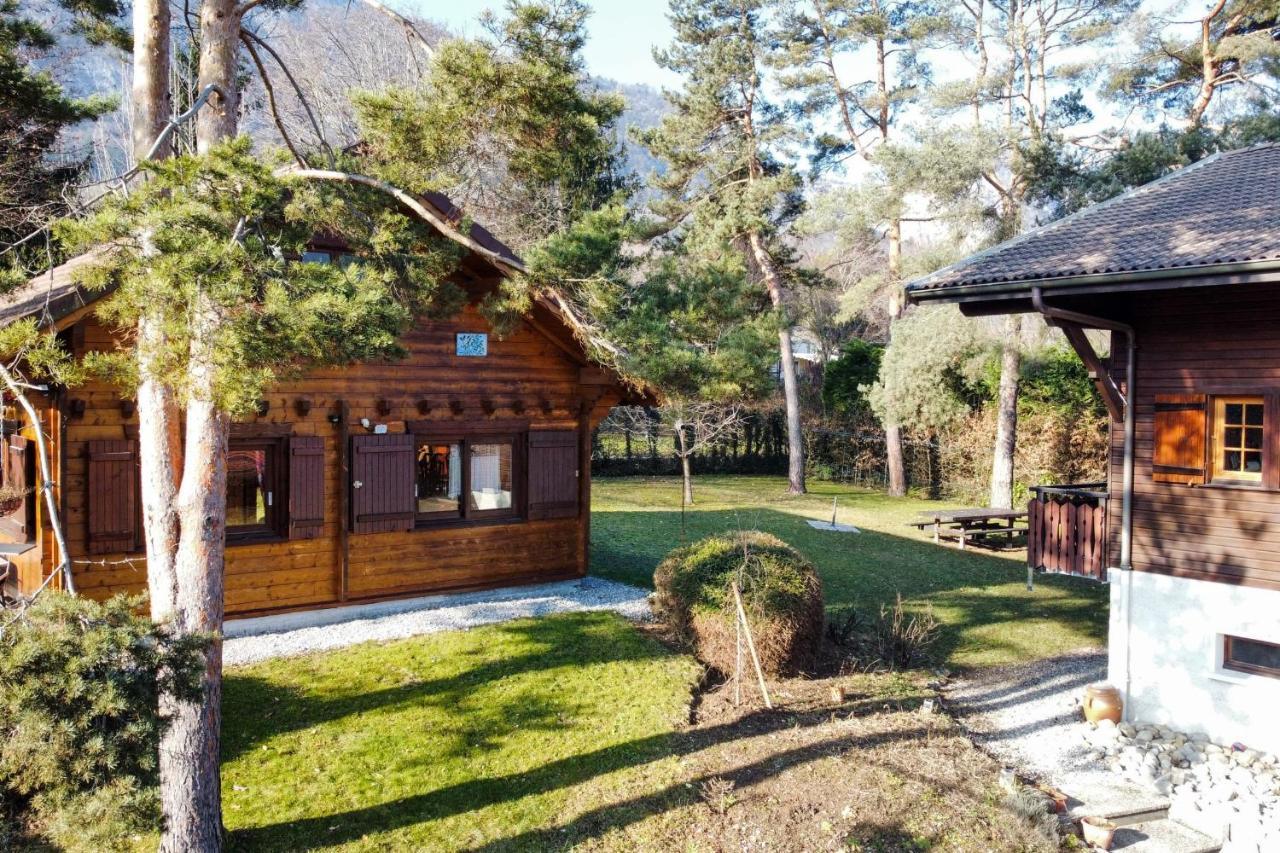 Le Chalet Bonheur Lathuile Bagian luar foto