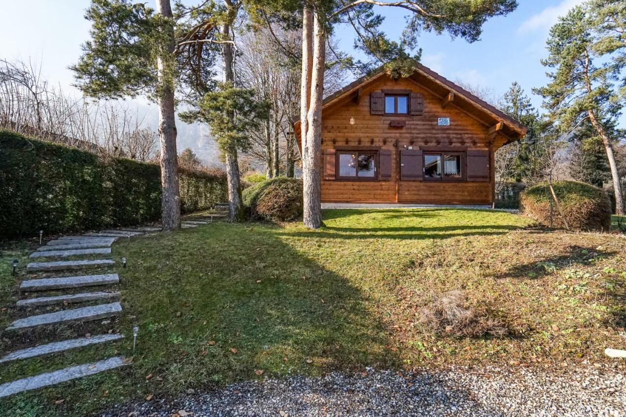Le Chalet Bonheur Lathuile Bagian luar foto