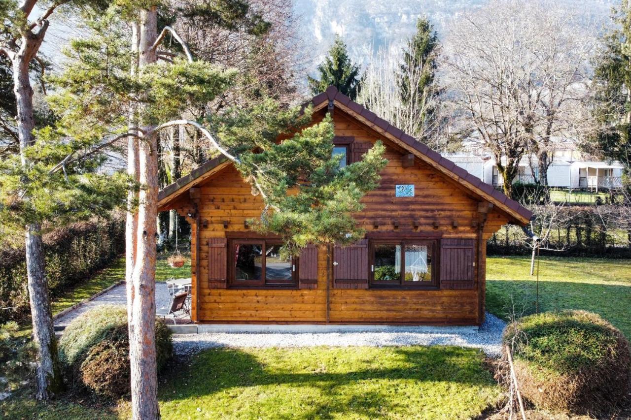 Le Chalet Bonheur Lathuile Bagian luar foto