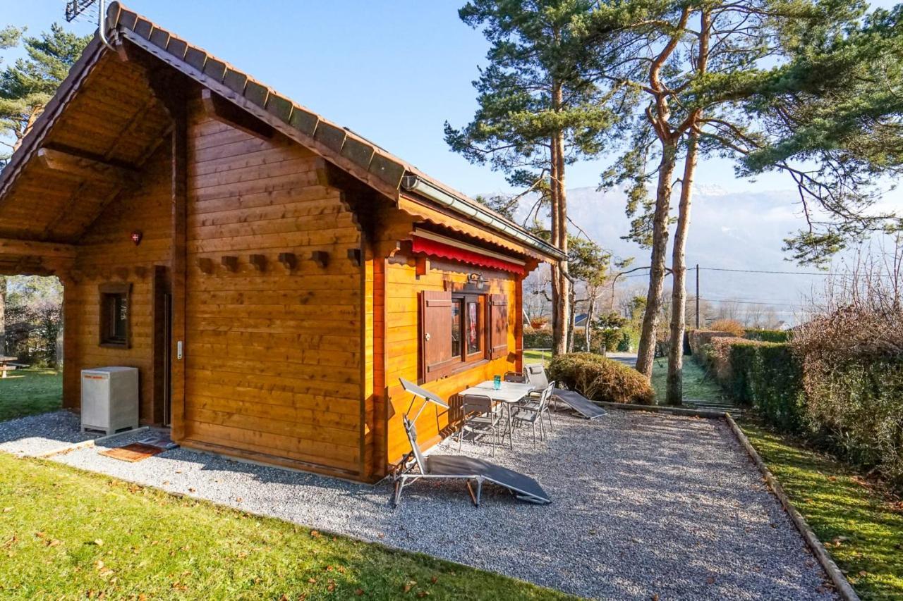 Le Chalet Bonheur Lathuile Bagian luar foto